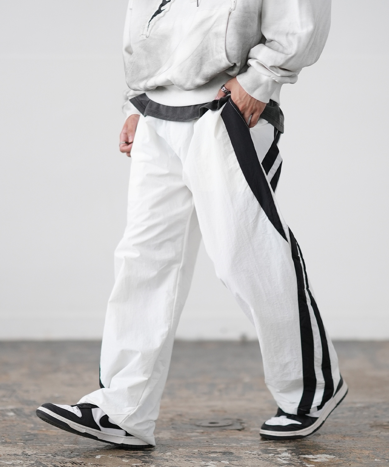 ナイロンパンツ メンズ ラインパンツ ワイドパンツ イージーパンツ カジュアルパンツ ボトムス アメカジ カジュアル ストリート スケーター 韓国 | improves | 01