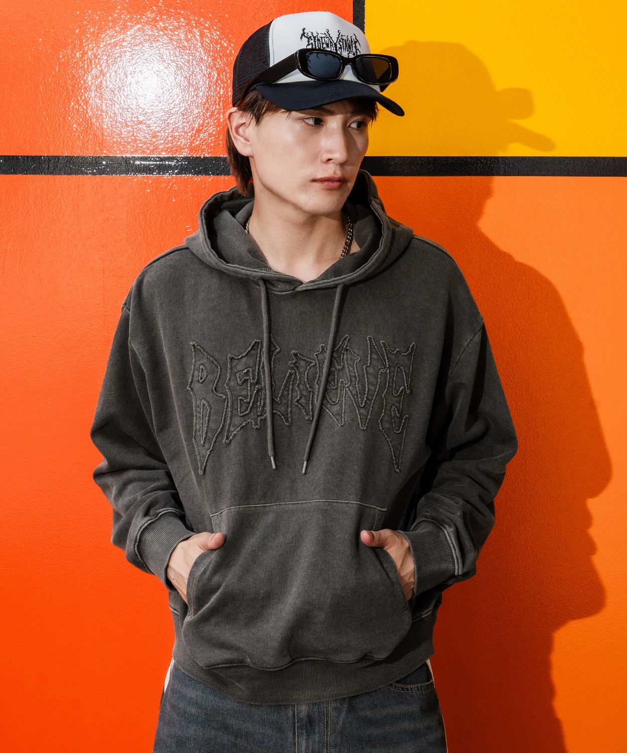 パーカー メンズ 刺しゅう ロゴ ヴィンテージ加工 ショート丈 裏毛 スウェット プルパーカー 秋 冬 アメカジ カジュアル Y2K ストリート 90s ストリート 韓国 | improves | 02