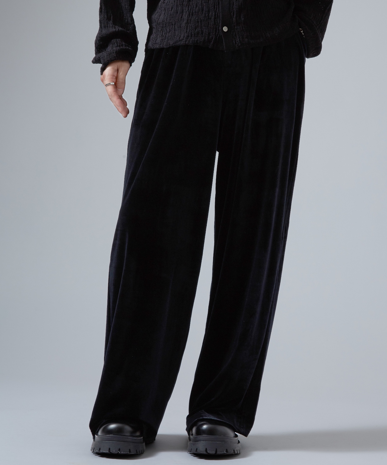 ワイドパンツ メンズ ベロア素材 イージーパンツ リラックスウェア ジェンダーレス カジュアル シンプル 大人カジュアル きれいめ ブラック チャコール ブラウン | improves | 01