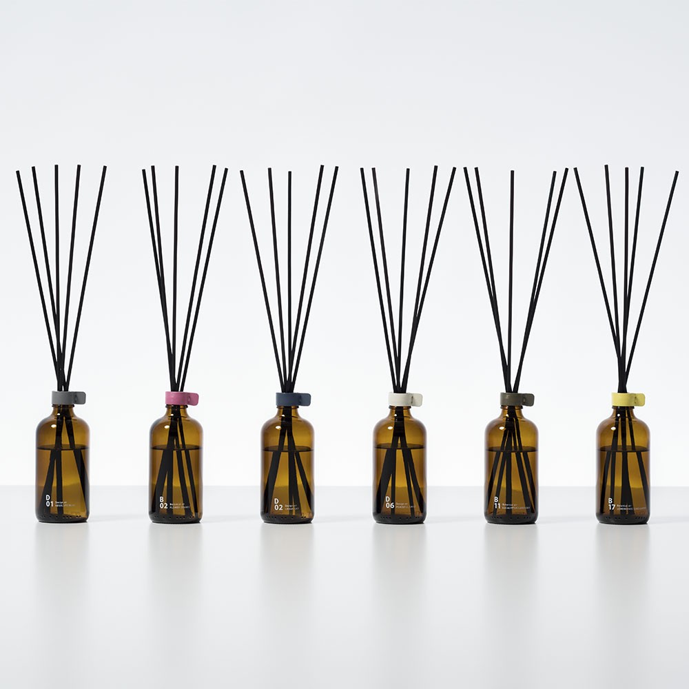 アットアロマ デザインエアー スティックディフューザー 100ml D01 D02