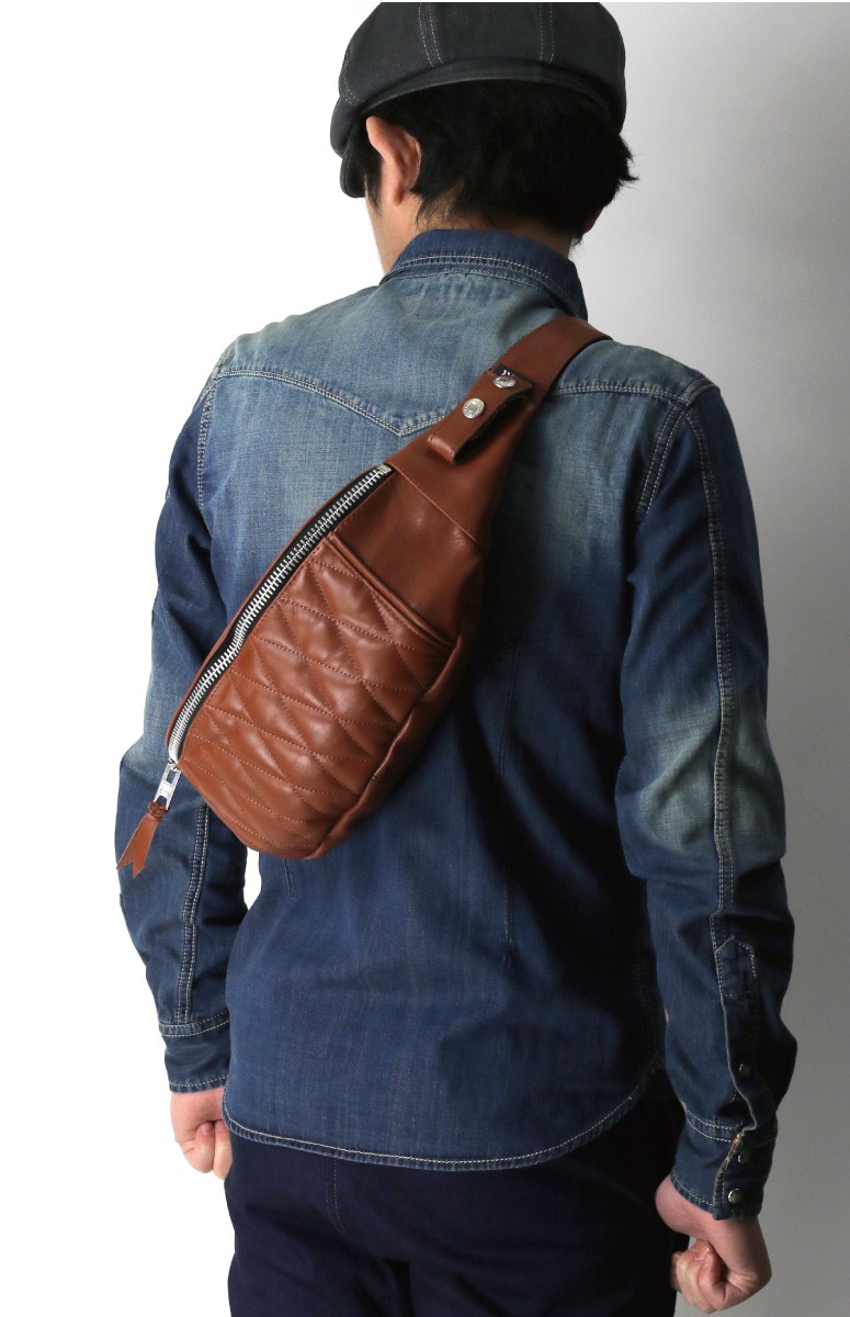 Schott N.Y.C (ショット) パデット レザー バナナ ボディバッグ