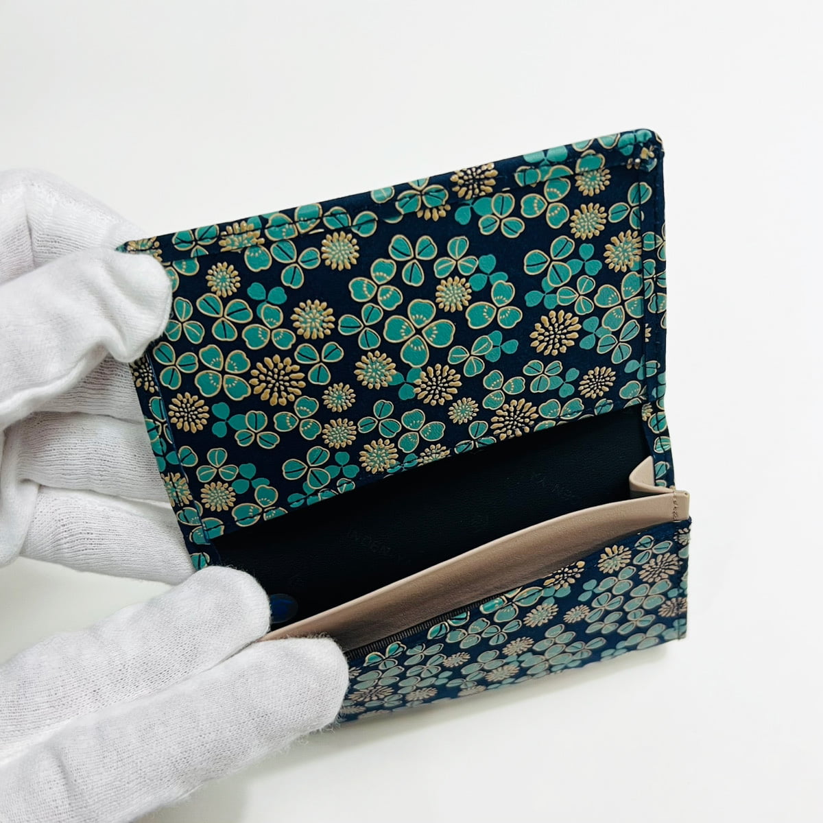 バレンタイン 名刺入れ 印傳屋 7306 白詰草 シロツメクサ レディース 上原勇七 印傳 鹿 本革 革 カードケース 名刺 レザー プレゼント 誕生日 日本製 | 印傳屋 | 06