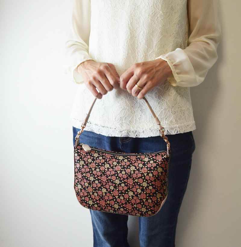 印傳屋（INDEN-YA） ポシェット 印伝 バッグ 本鹿革 和柄 かぐわ 甲州