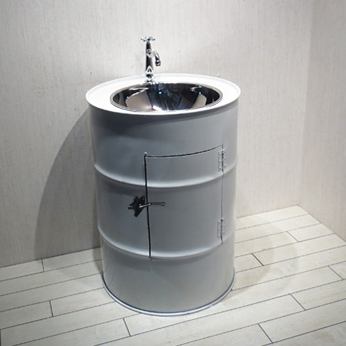 ドラム缶 洗面台 立水栓 
インダストリアル 
ガレージ 水栓 
#ガレージ雑貨 ドラム缶 洗面台 立水栓 インダストリアル ガレージ 水栓