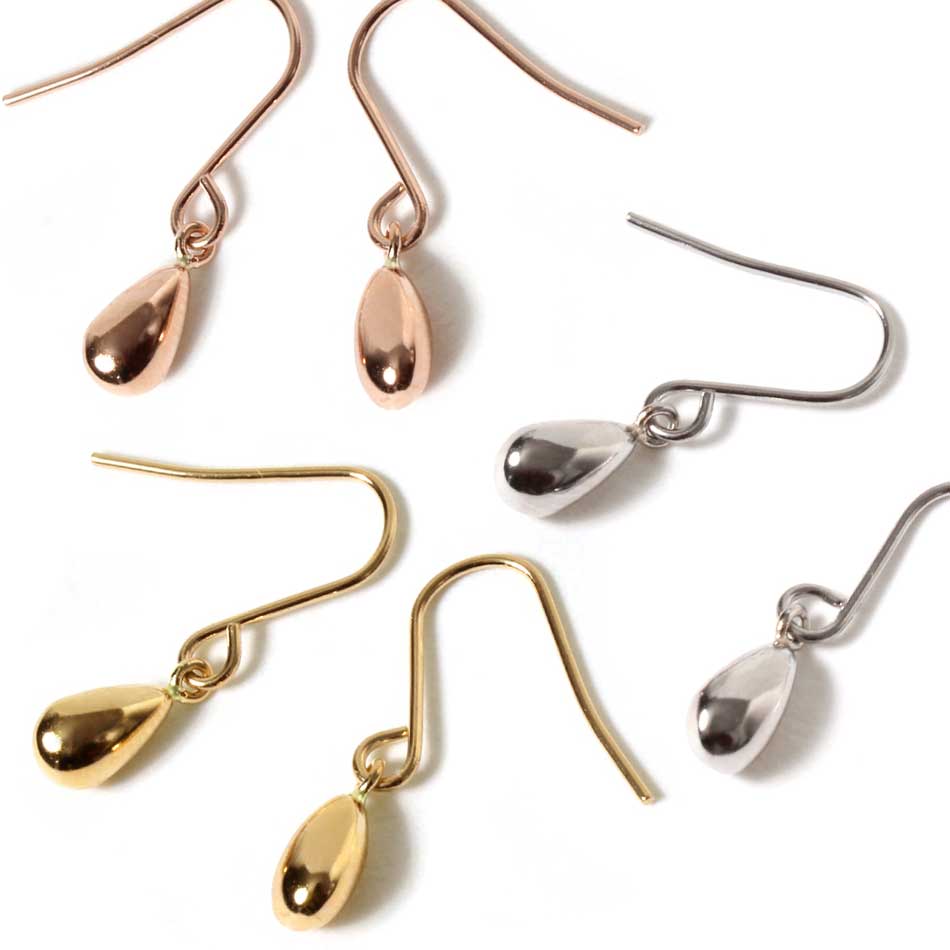ペアシェイプチャームピアス ピアス つけっぱなし 18K 小さい