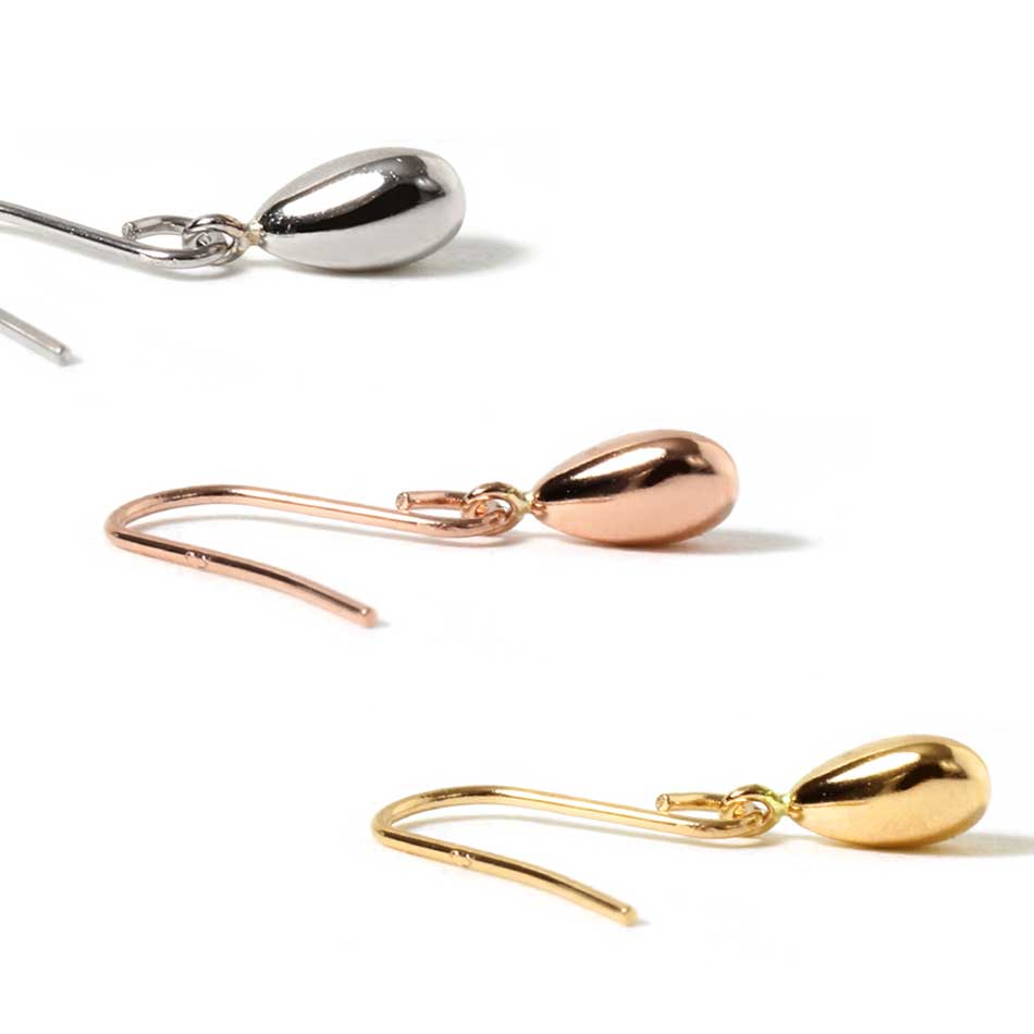 ペアシェイプチャームピアス ピアス つけっぱなし 18K 小さい
