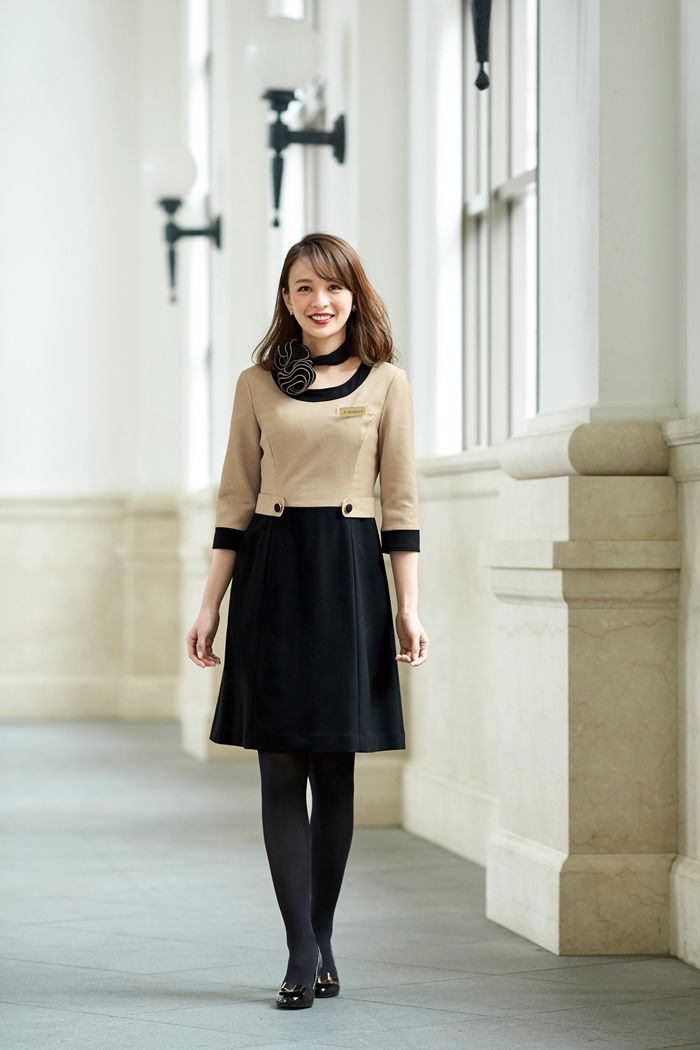 en joie アンジョア 七分袖 ワンピース 17号 19号 ベージュ オフィス 制服 事務服 受付 コンパニオン かわいい クリニック 病院 joa-61520 宅配のみの画像