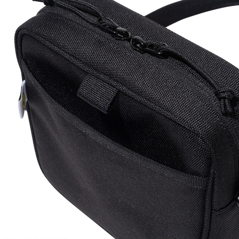 NEW ERA（ニューエラ） ドラえもん スクエア ショルダーポーチ 1.5L