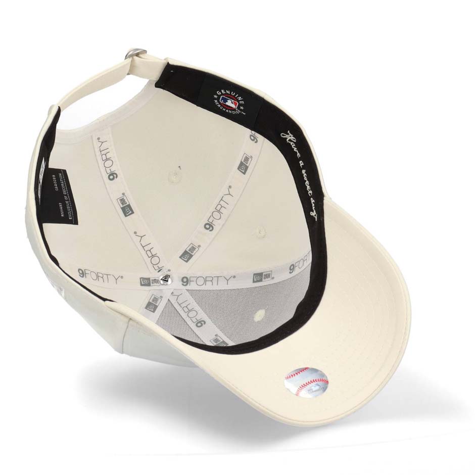 NEW ERA（ニューエラ） 9FORTY ホワイトデー ラインストーン キャップ