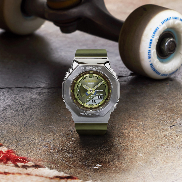 カシオーク ミッドサイズ 限定モデル G-SHOCK Gショック 2100