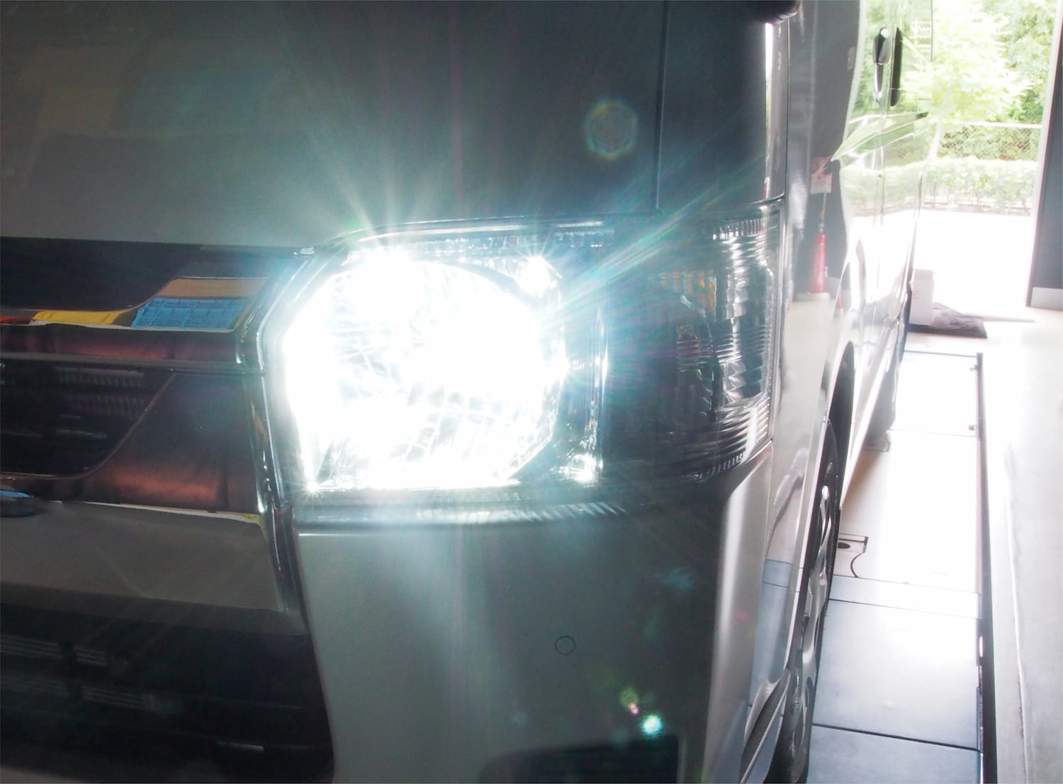 トヨタ 86 前期 純正フォグランプレンズLIGHTMAGIC HID 付き INTEC トヨタ 86 ZN6 前期 純正ハロゲン車用 純正形状LEDヘッド