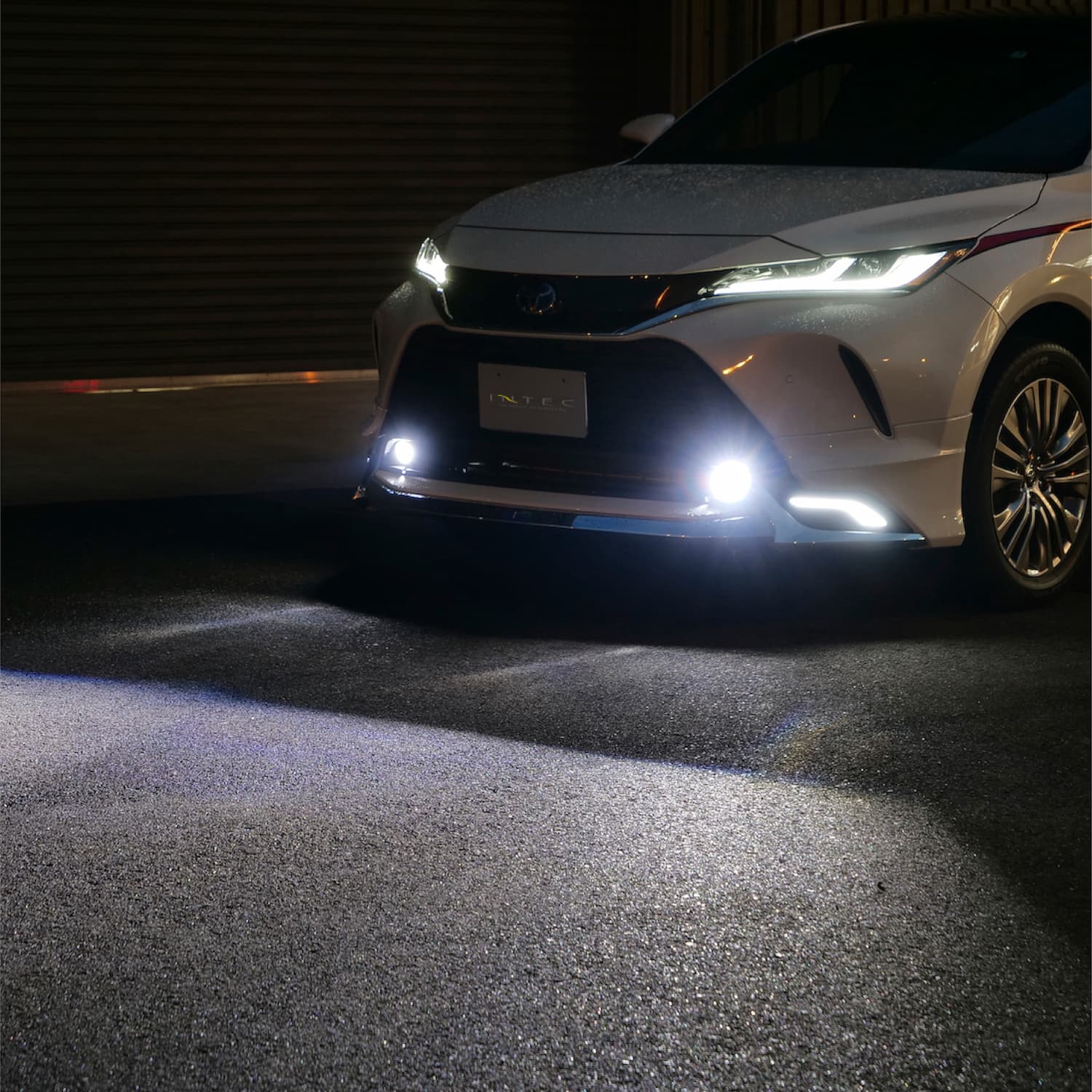 INTEC トヨタ純正LEDフォグ交換用バイカラーバルブ ハイエース7型 80