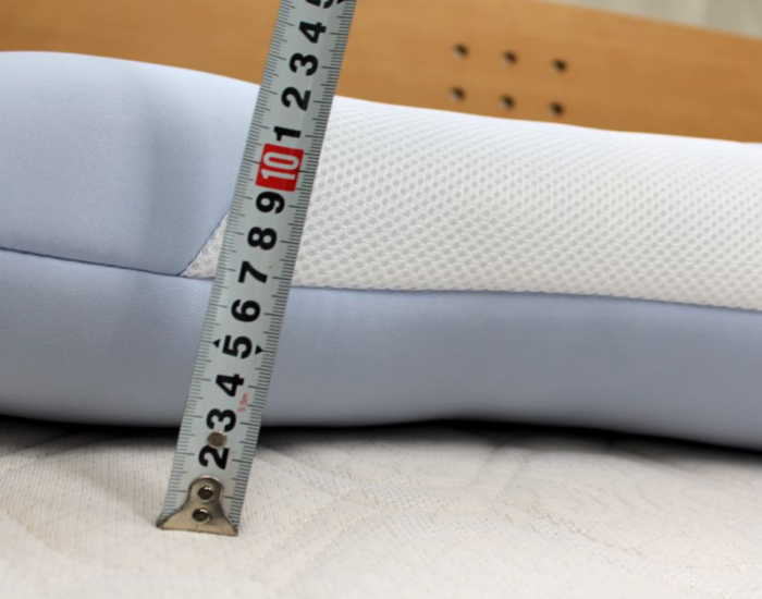 西川「令和の枕」 低反発チップ枕 約60×40cm（かため/しっかり支える 