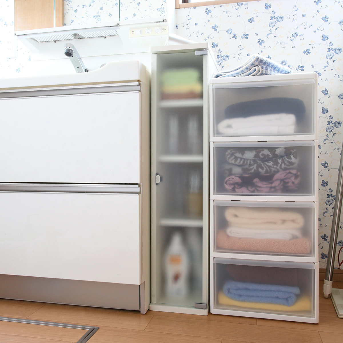 朝日木材加工 キッチン収納 すき間収納 食器棚 ガラスキャビネット 4段