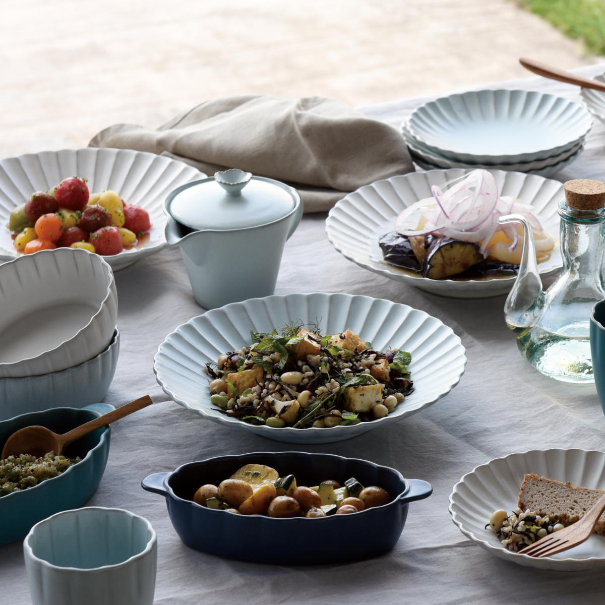 aito製作所 プレート 23cm 輪花皿 花皿 花シリーズ 洋食器 陶器 日本製