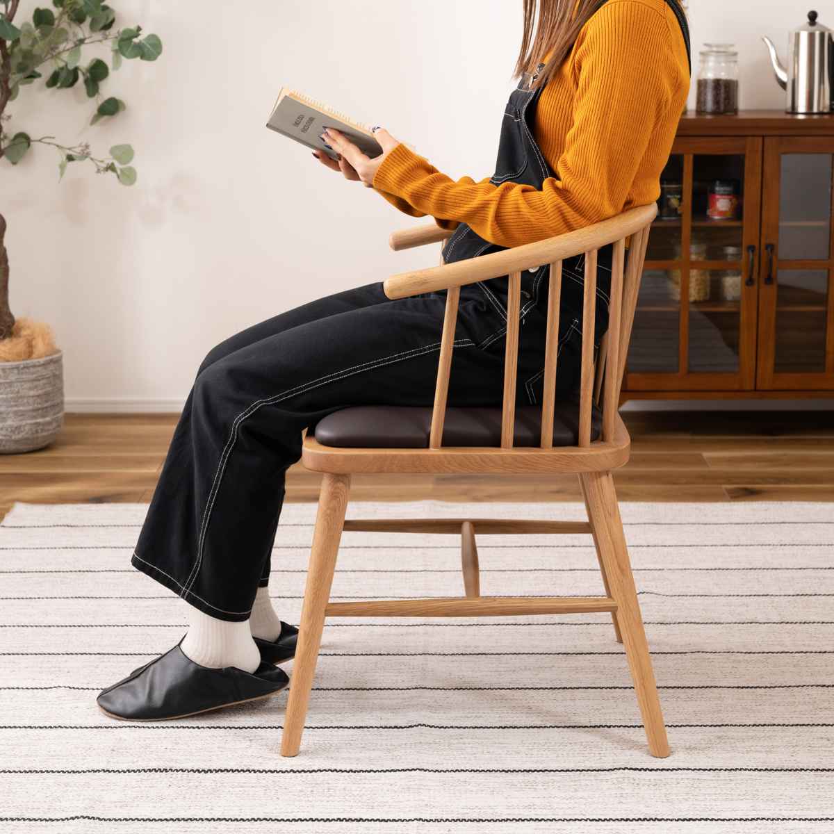 ダイニングチェア 椅子 天然木 ソフトレザー ファブリック 座面高47cm
