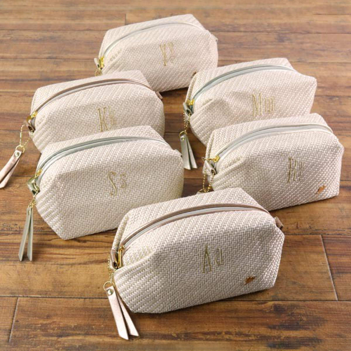 ポーチ Natural イニシャル スクエアポーチ 化粧品 収納 （ コスメ メイク 小物入れ 化粧ポーチ ）