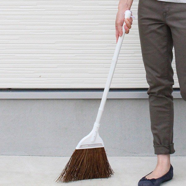 ほうき 短柄 落ち葉や小石も掃けるほうき 長さ75cm シダ箒 （ 箒 ホーキ 屋外 コシが強い 玄関 ベランダ ほうきのみ 掃き掃除 掃除用品 ）