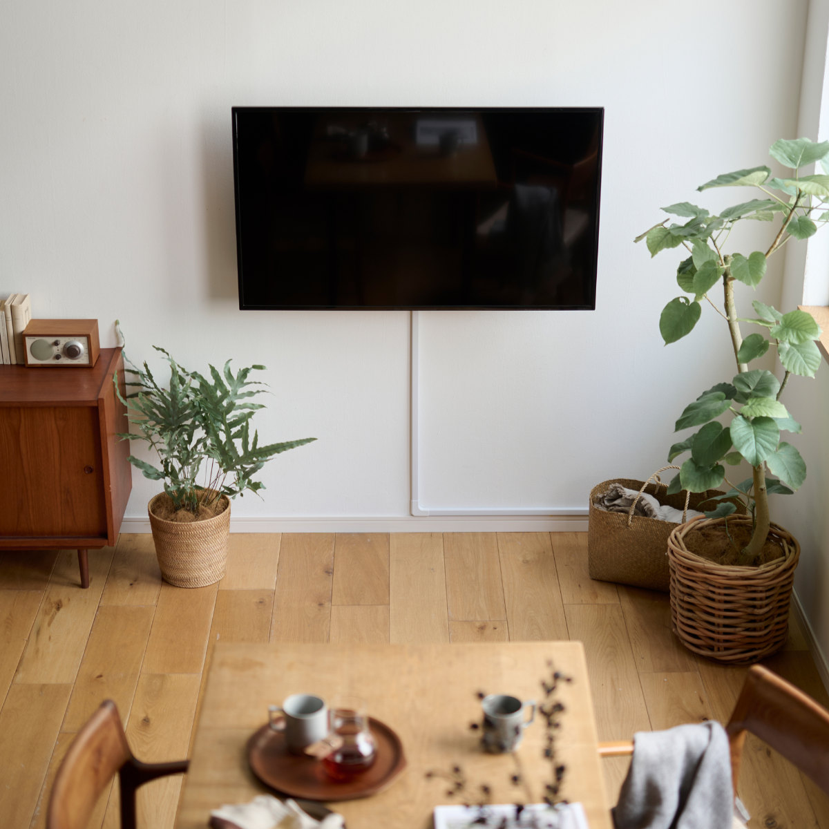 LABRICO テレビハンガー ラブリコ テレビ 壁掛け 32〜60 インチ 対応 LABRICO テレビハンガー ラブリコ テレビ 壁掛け 32〜60 インチ 対応