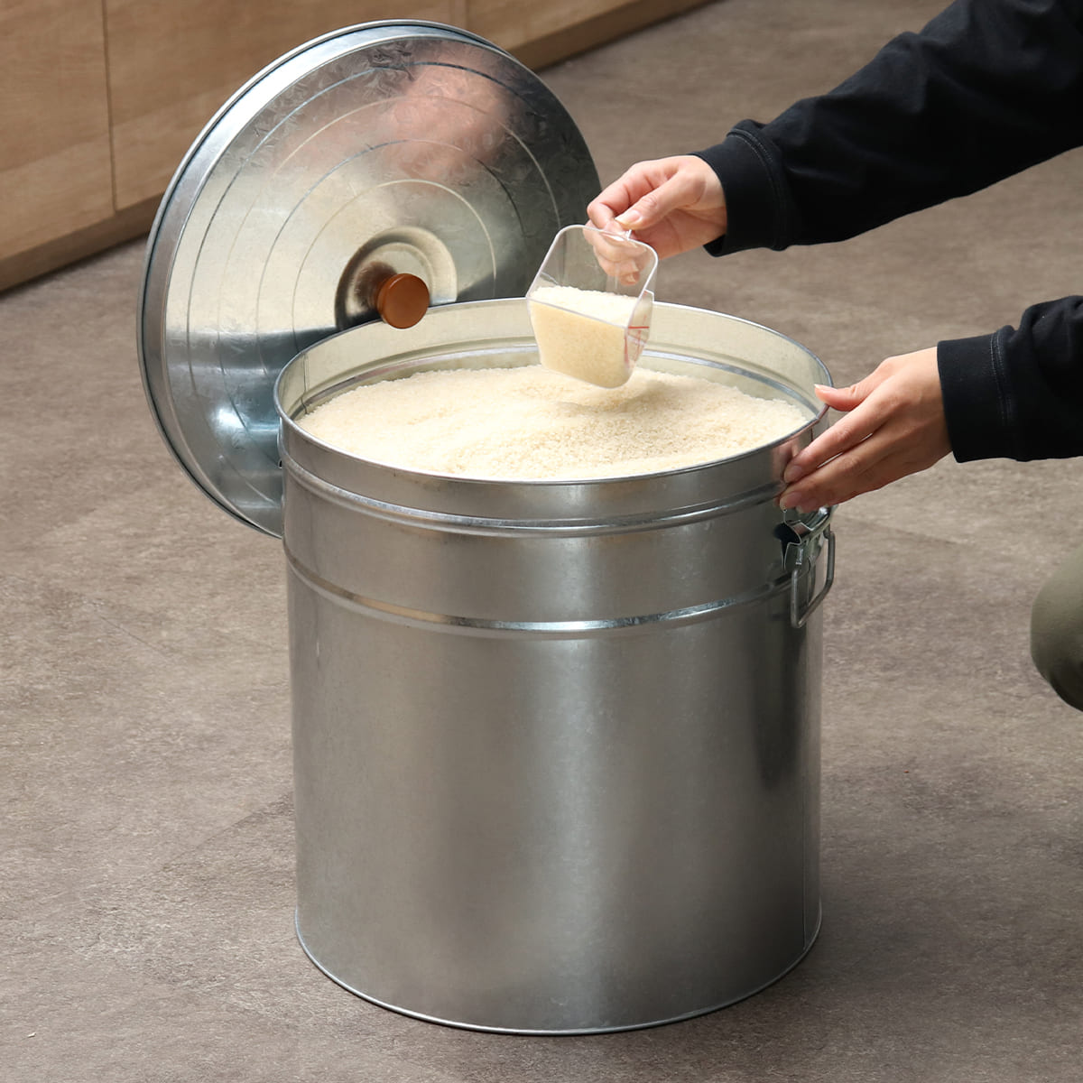 米びつ 30kg 丸型 トタン 袋のまま （ 米櫃 ブリキ 缶 ライスボックス 