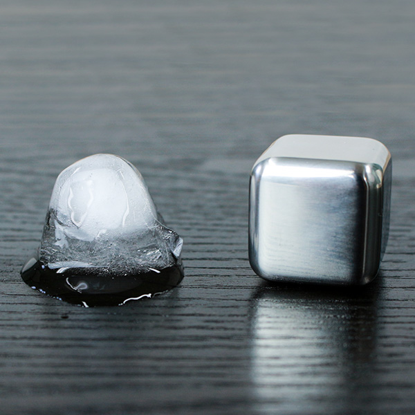 ステンレス氷 溶けない氷 ウィスキーストーン バキュバン VACUVIN ステンレス製 アイスキューブ 4個入り （ 氷 ステンレス 溶けない ウイスキー 焼酎 ワイン ） | ブランド登録なし | 04