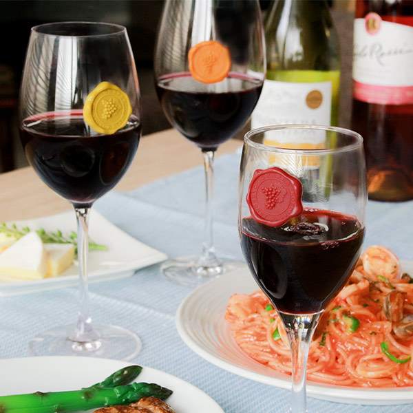 グラスマーカー バキュバン VACUVIN グラス 目印 ろう印 吸盤 シリコン製 8個入り （ マーカー マーク コップ タンブラー 封蝋 ホームパーティー ドリンク ） | ブランド登録なし | 02