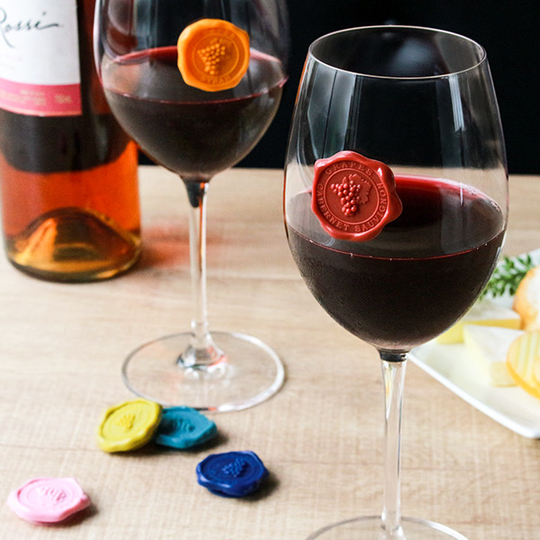 グラスマーカー バキュバン VACUVIN グラス 目印 ろう印 吸盤 シリコン製 8個入り （ マーカー マーク コップ タンブラー 封蝋 ホームパーティー ドリンク ） | ブランド登録なし | 03