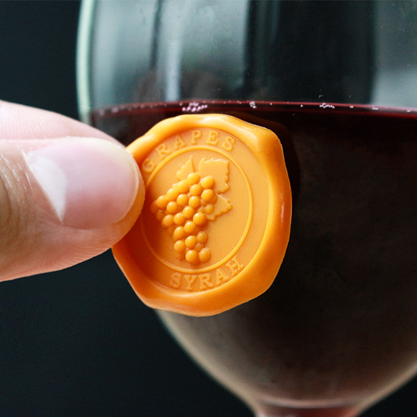 グラスマーカー バキュバン VACUVIN グラス 目印 ろう印 吸盤 シリコン製 8個入り （ マーカー マーク コップ タンブラー 封蝋 ホームパーティー ドリンク ） | ブランド登録なし | 04