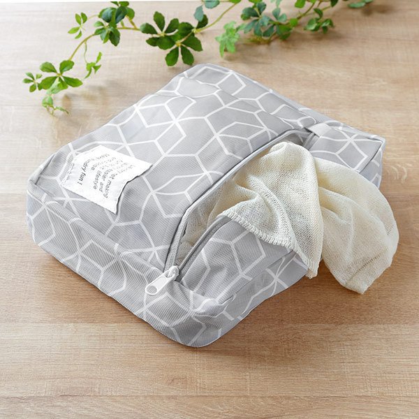 洗濯ネット まるごと洗えるランドリーポーチ M ジム 洗濯 ネット ( 洗濯用ネット コインランドリー用バッグ ポーチ 小物 )