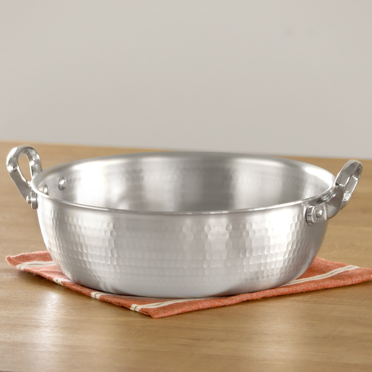アルミ製打出　特大両手鍋 　内径54㎝ 料理鍋 54cm 44L 厚板 極厚 厚板打出料理鍋 業務用 中尾アルミ （ ガス