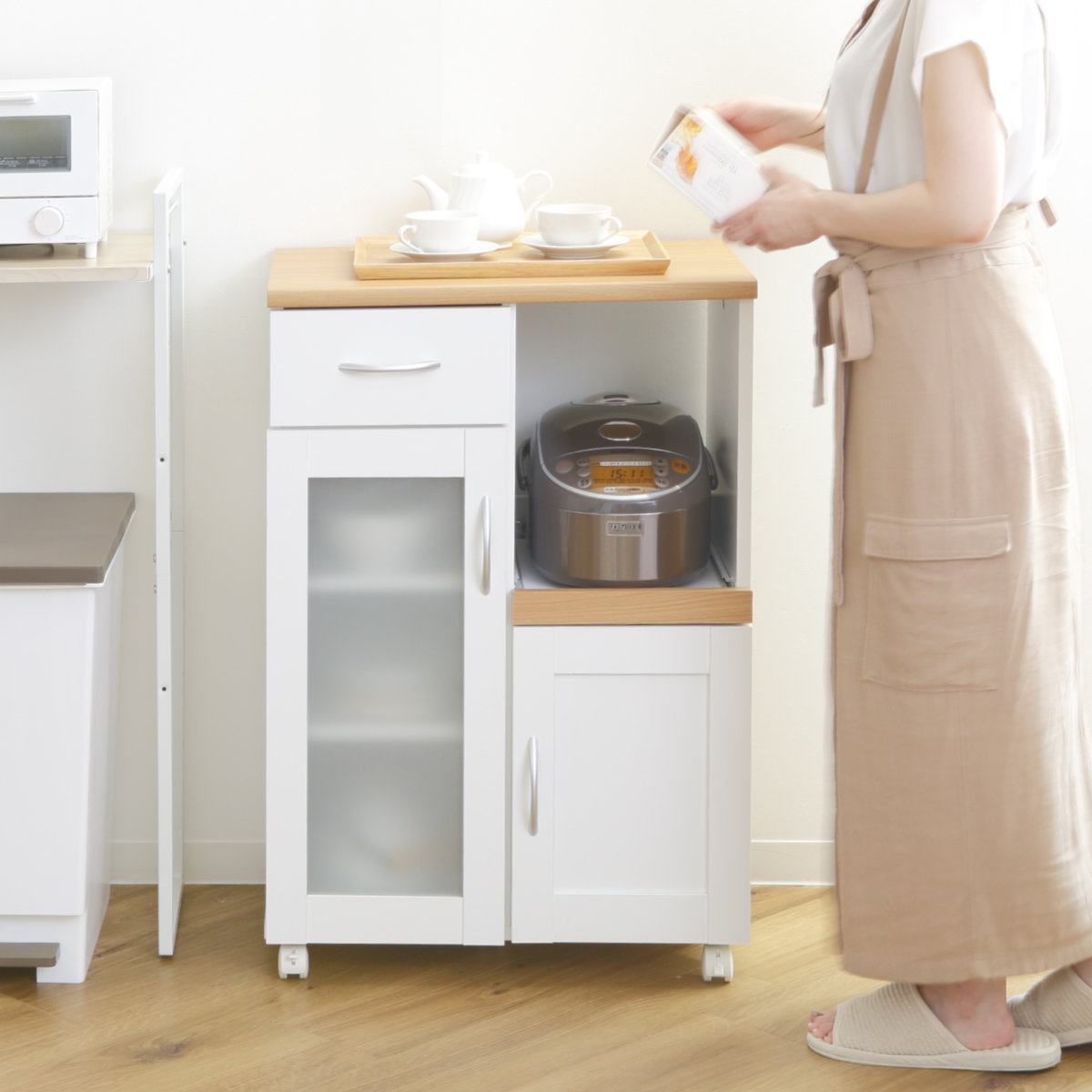 【販売終了しました。ありがとうございます。】フレンチカントリー風　キッチンボード　中古品　/　おしゃれ家具　キッチン収納　2018年購入 不二貿易（Fuji Boeki） キッチンカウンター 幅60cm フレンチ