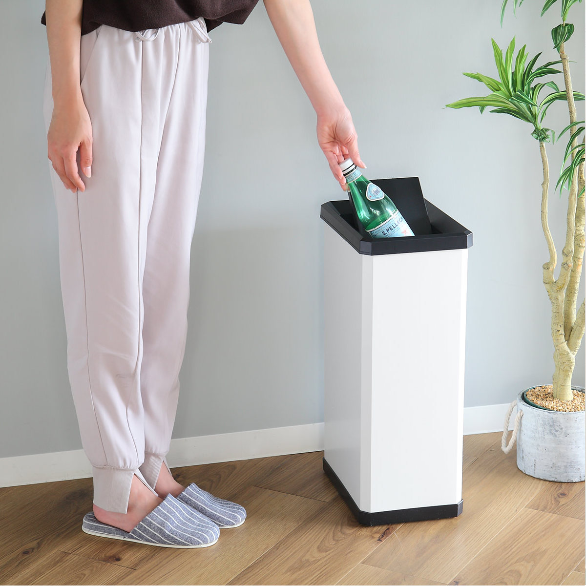 （法人限定） 屋内用ゴミ箱 業務用ダストボックス 23L Sサイズ ターンボックス オフホワイト色 （ 屋内用 ゴミ箱 ごみ箱 屋内 ふた付き スチール製 ）