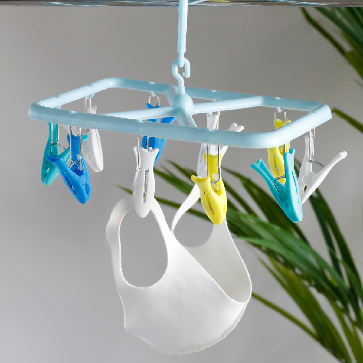 お魚ピンチハンガー Kogure 12ピンチ 洗濯ハンガー 洗濯 ハンガー 小物 マスク （ ピンチハンガー 角ハンガー 洗濯ばさみ付きハンガー ）