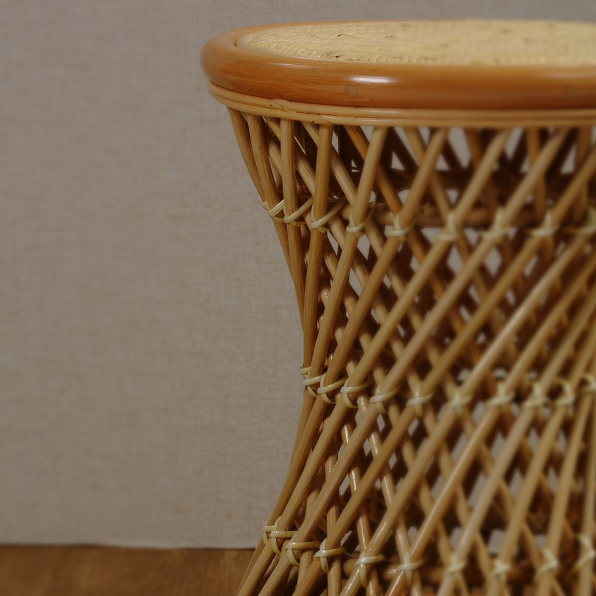 ラタンスツール 丸型 籐製 螺旋組み 座面高44cm （ 籐家具 ラタン製