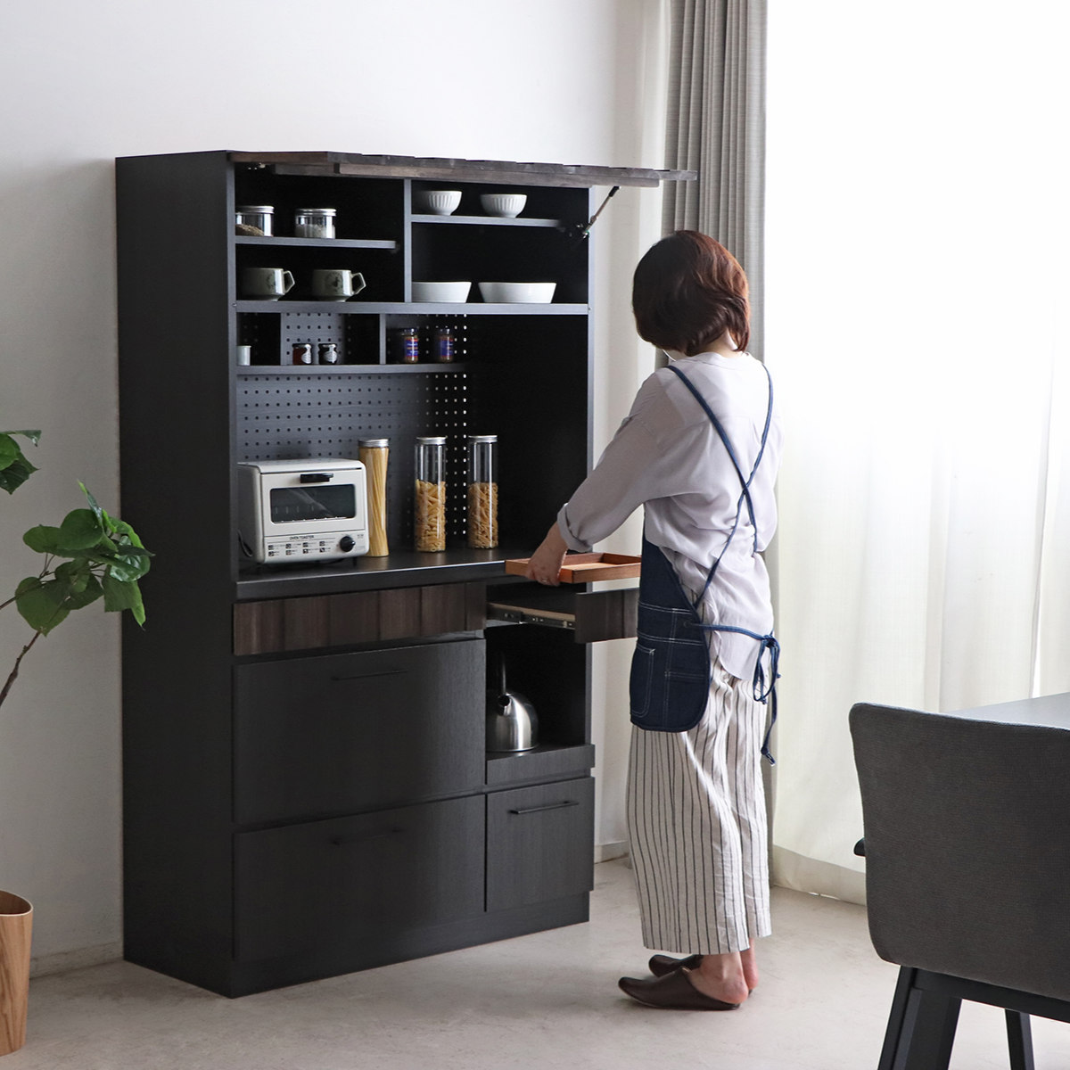 東馬（Tohma） キッチンボード 食器棚 板扉上台 引出し下台タイプ RESE