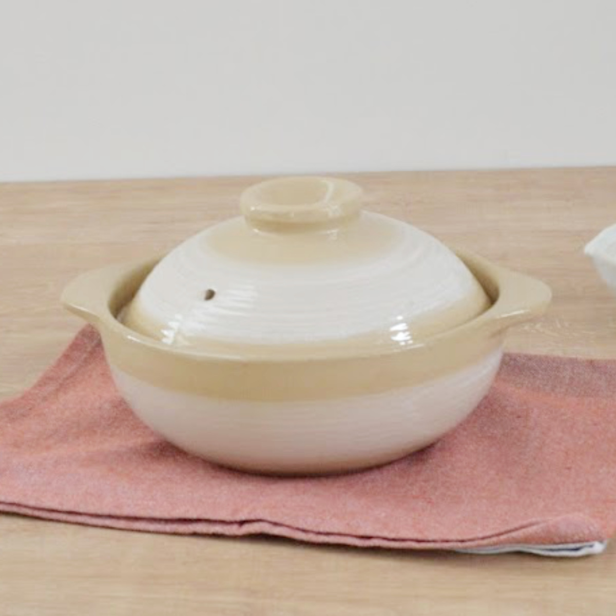 陶器製土鍋 ベージュ 土鍋 21cm ガス火専用 ふきこぼれにくい土鍋 （ ガス火対応 ガス 両手