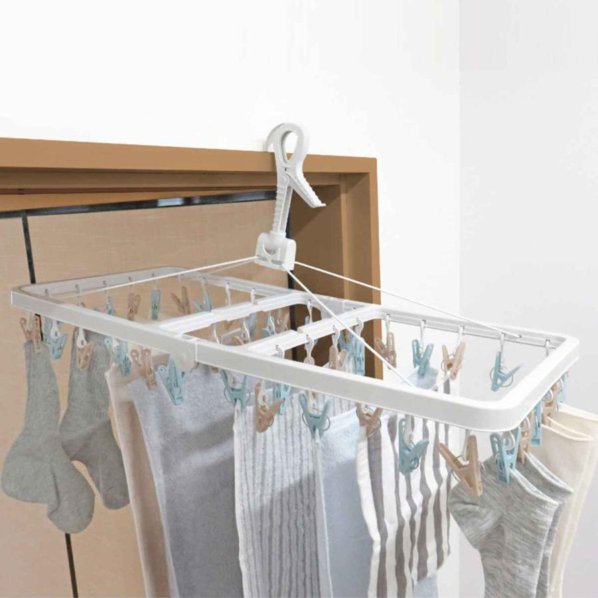 洗濯ハンガー ラテリア ジャンボ角ハンガー 42ピンチ （ 洗濯 ハンガー ピンチハンガー 折り畳み 折りたたみ ピンチ ）