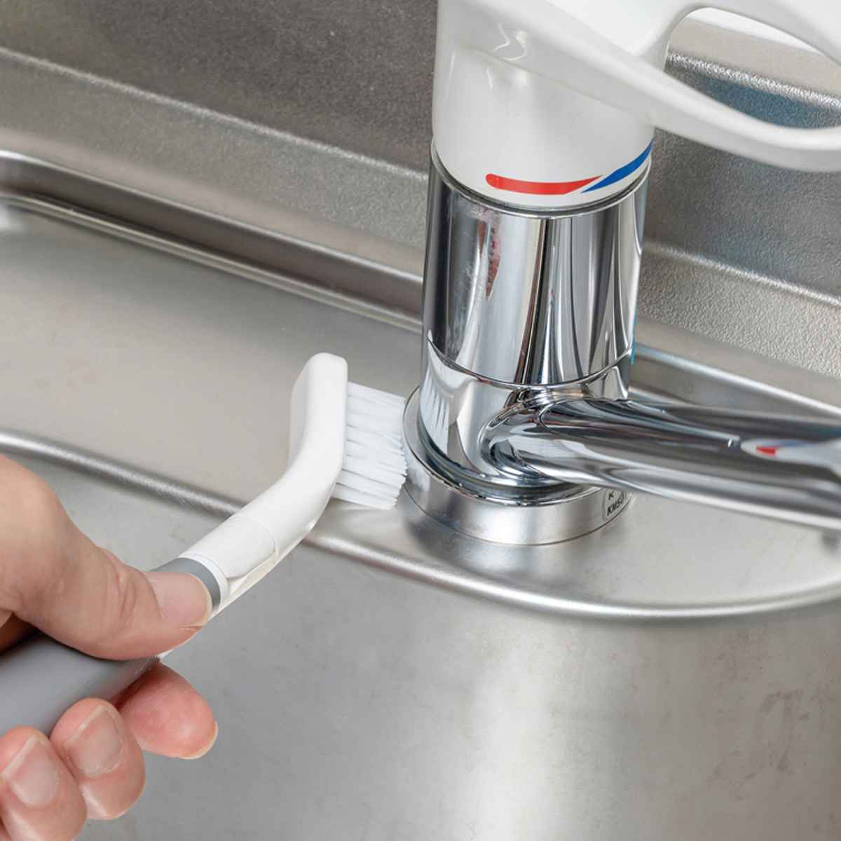 ブラシ アズマジック 取替可能ブラシ 小 柄付き BA618 （ 掃除 掃除用品 すき間掃除 掃除用ブラシ 本体 キッチン お風呂掃除 ）