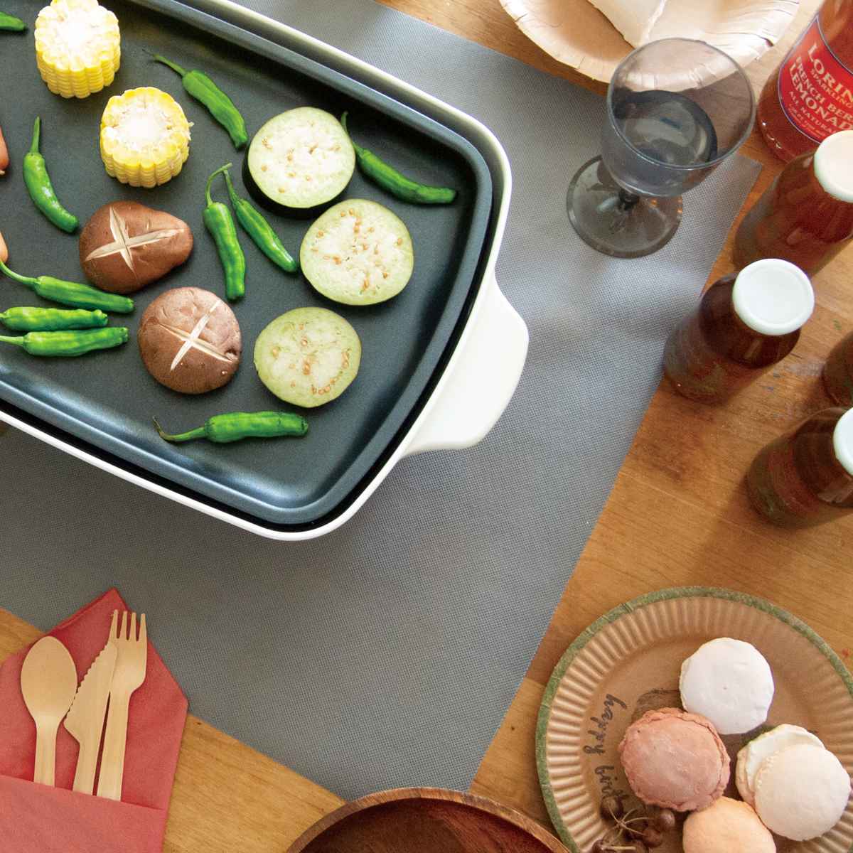 調理台保護マット 汚れをガード！使い捨てできるフリーカットマット 45×600cm （ 焼肉 揚げ物 はっ水 滑り止め 使い捨て フリーカット キッチン ダイニング ）