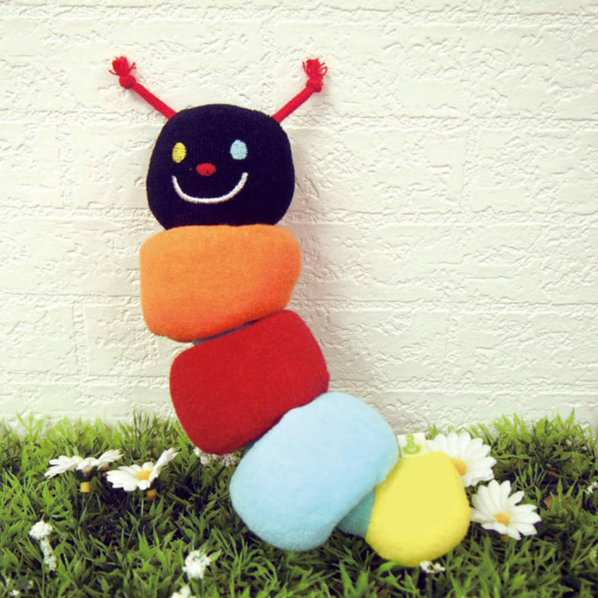 ぬいぐるみ いもむしくん 黒 おもちゃ 赤ちゃん 日本製 （ 綿100％ 知育玩具 玩具 ふわふわ 子供 子ども ベビー カラフル ソフト いもむし リング 取り外し ）