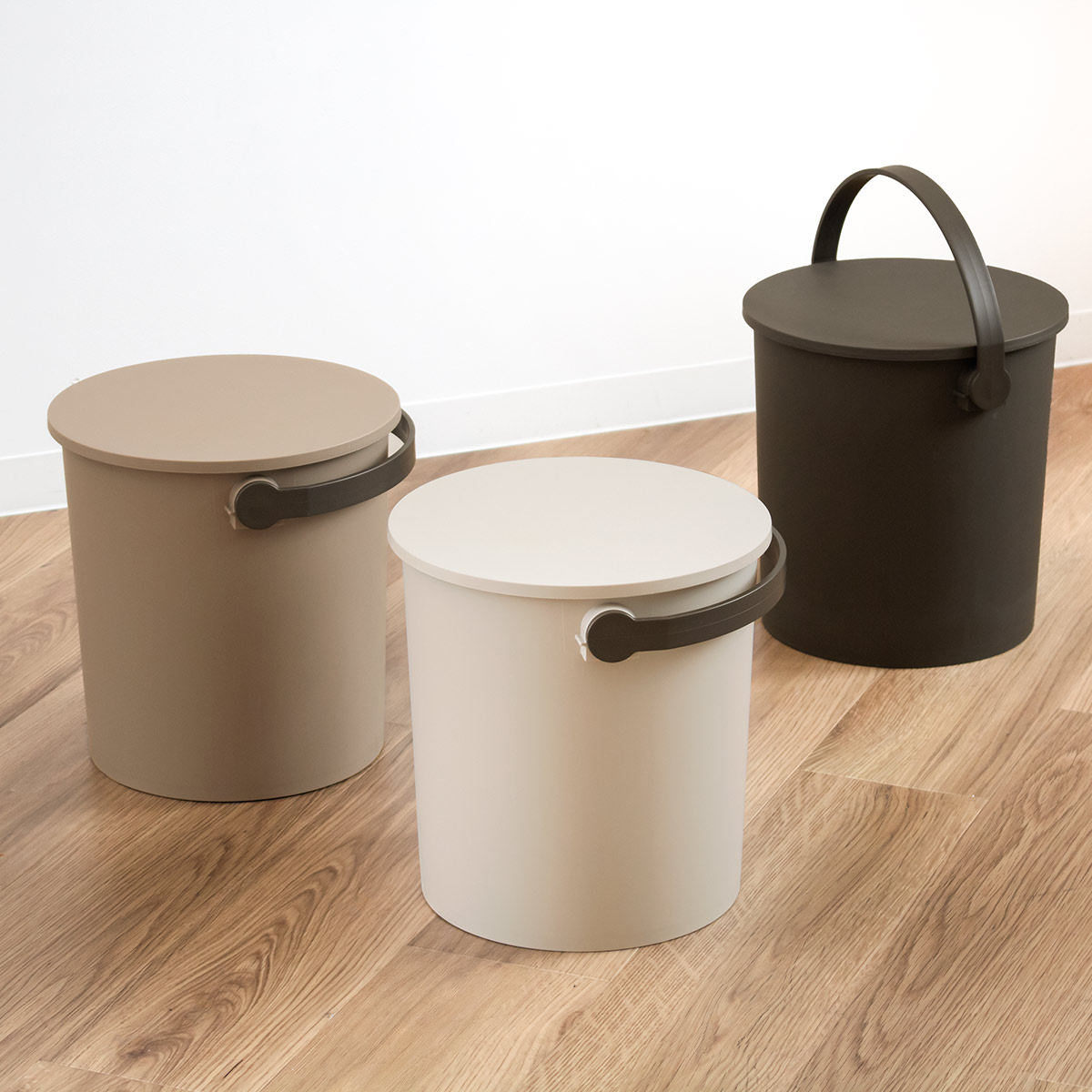 バスケット お米を使った蓋付バケット 15L ライスレジン （ バケツ 収納 座れる 収納ボックス 座れる収納 日本製き フタ付き ゴミ箱 ストッカー おもちゃ箱 ）