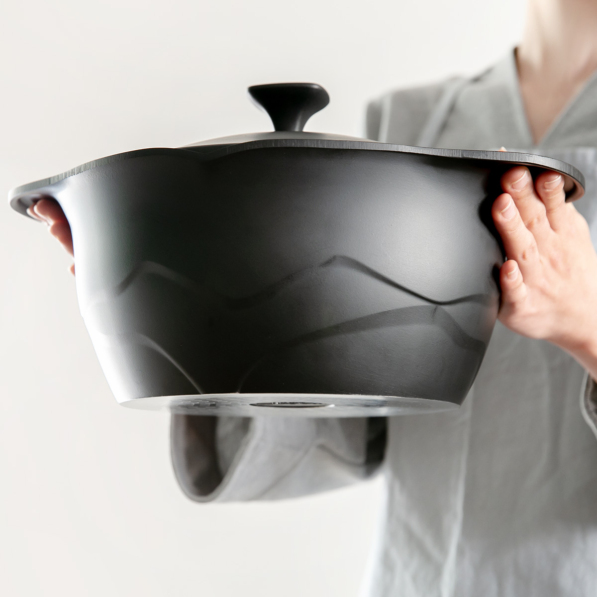 Lirica キャセロール 24cm IH対応 食洗機対応 両手鍋 （ ガス火対応 なべ 万能鍋 お鍋 両手なべ フッ素加工 軽い 蓋付き PFASフリー PFOAフリー ）の画像