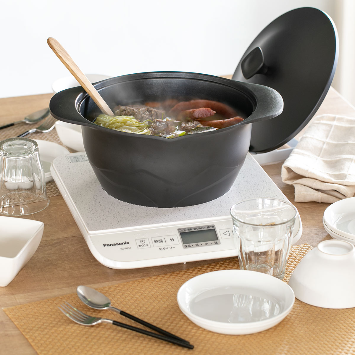 Lirica キャセロール 24cm IH対応 食洗機対応 両手鍋 （ ガス火対応 なべ 万能鍋 お鍋 両手なべ フッ素加工 軽い 蓋付き PFASフリー PFOAフリー ）の画像