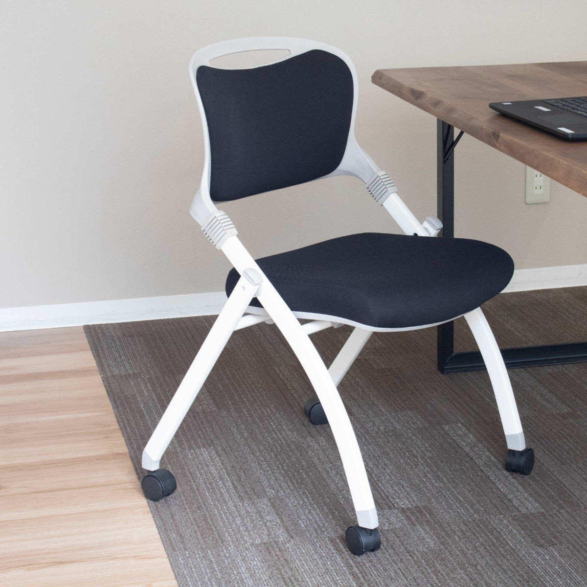 オフィスチェア 座面高48cm 2脚セット 折りたたみ スタッキング可能