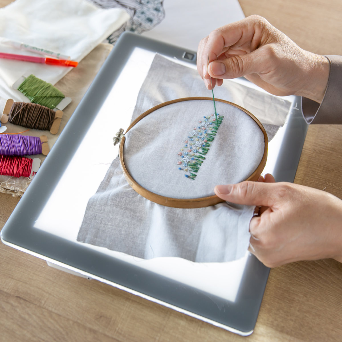 Trytec トレース台 B4 薄型LED トレビュアー B4-500 （ TREVIEWER 日本