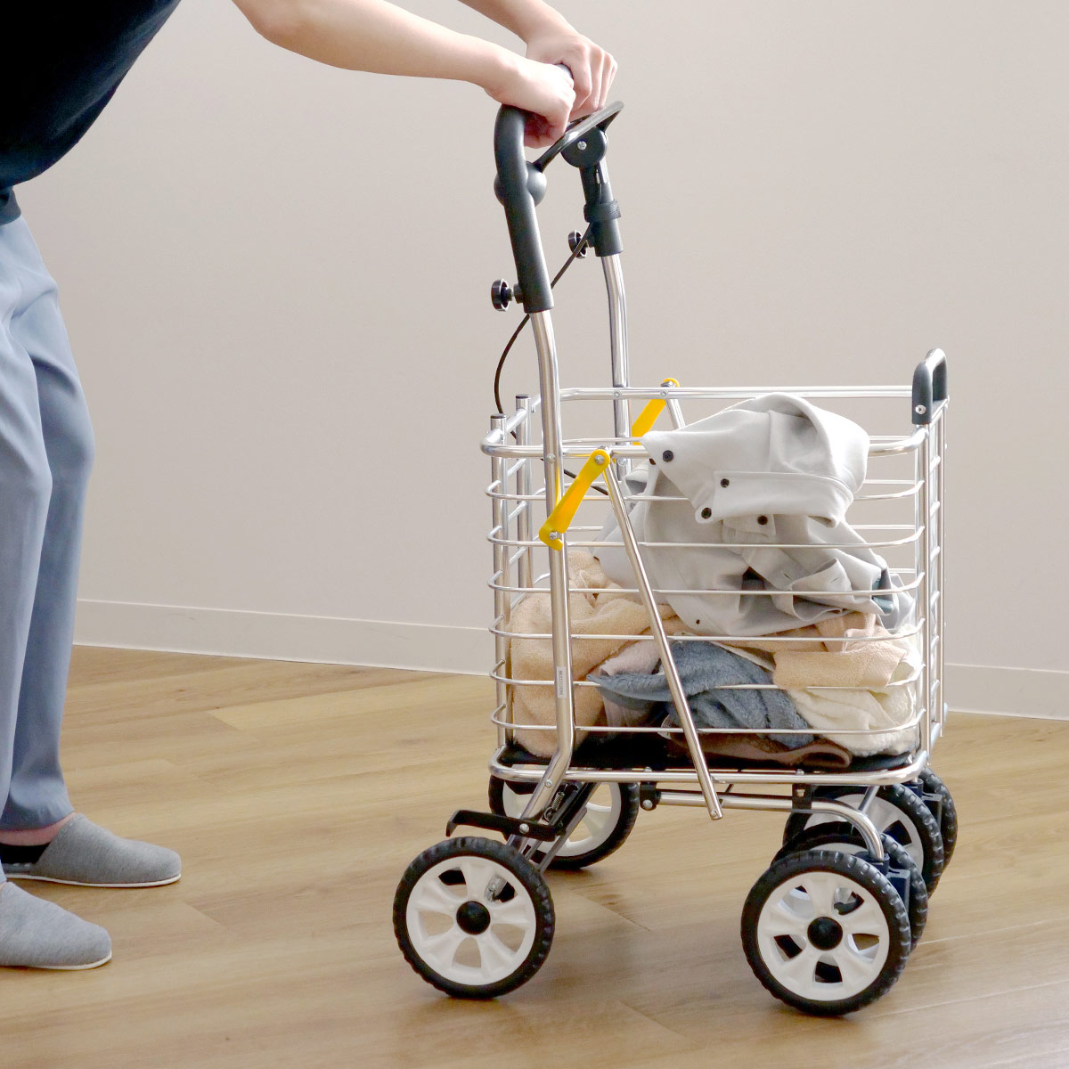 シルバーカー ノーブルワゴン M コンパクト 大容量 （ カート 歩行器