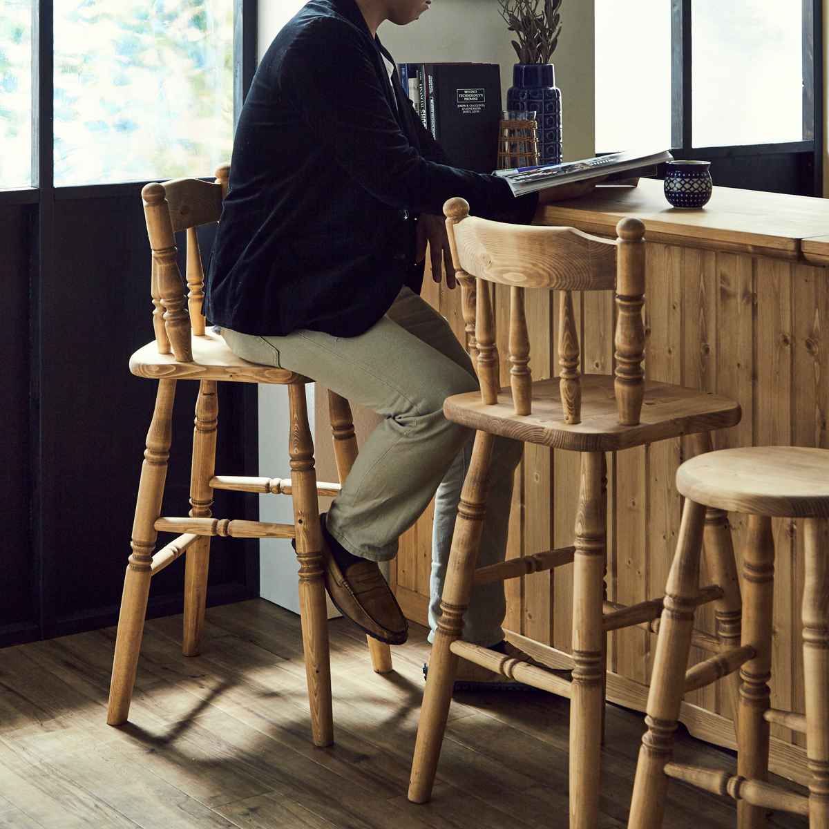 カウンターチェア 背もたれ付き 木製 座面高65cm カントリー調