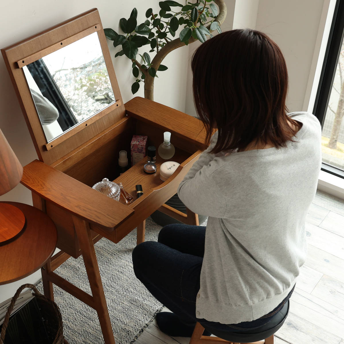鏡台 コンパクトドレッサー ミラー折りたたみ式 幅62cm スツール付き ブラウン 木目 鏡 収納付き 机 札幌市東区 新道東店　 ICHIBA（市場） ドレッサー コンパクト デスク スツール付き 幅62cm