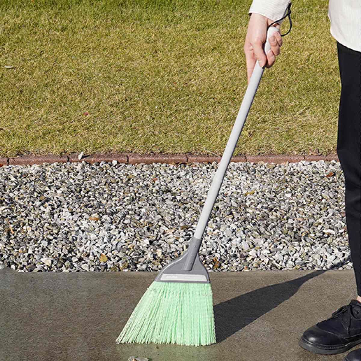 ほうき 長さ75cm 化繊ほうき短柄 （ 化学繊維 箒 玄関 短柄タイプ 硬い 耐久 耐水 掃き掃除 掃除用品 ）