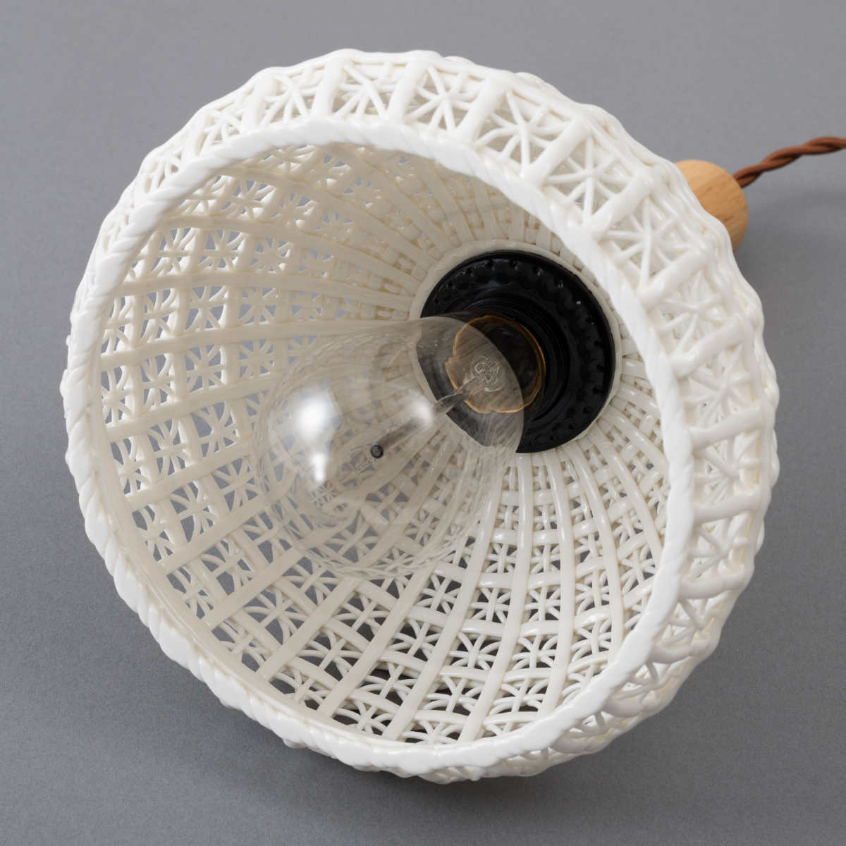 東谷 ペンダントライト 陶器 天然木 電球付き ドーム型 （ LED E26